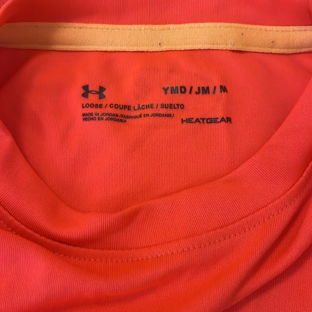 Boys Under Armour Heat Gear short sleeve shirt size JMD